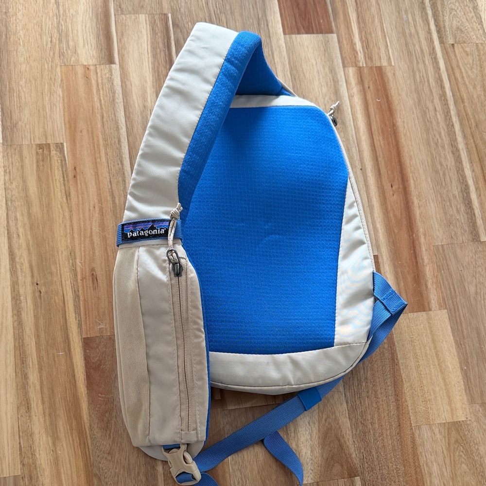 Patagonia Blue and Tan Crossbody - Picture 2 of 3